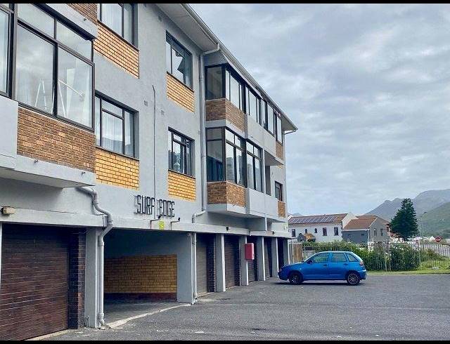 2 BEDROOM APARTMENT FOR SALE IN FISH HOEK